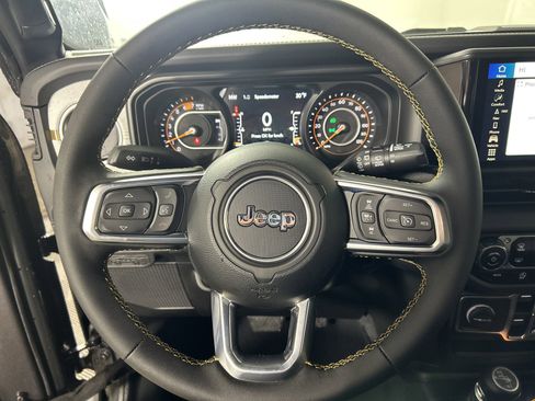 New 2025 Jeep Wrangler Sahara w/ Technology Group image 13