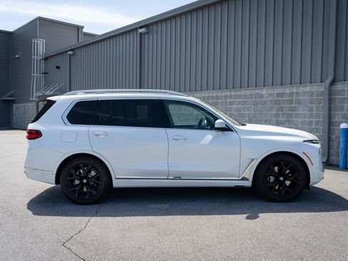 Used 2023 BMW X7 xDrive40i w/ Executive Package AWD/4WD image 19