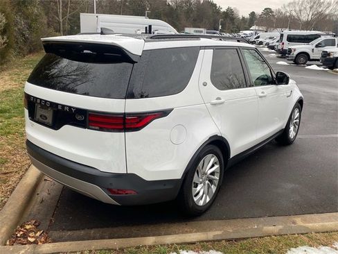 Used 2021 Land Rover Discovery S image 32