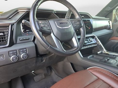Used 2024 GMC Sierra 2500 Denali Ultimate AWD/4WD image 9