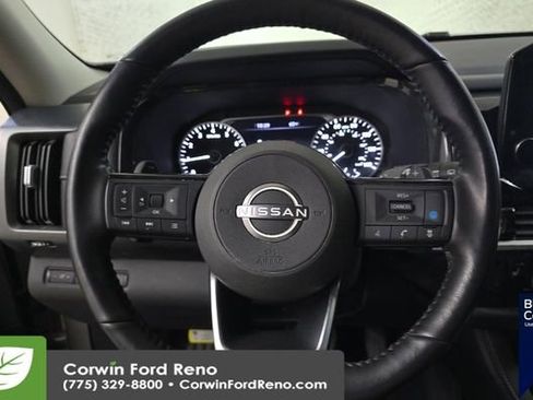 Used 2023 Nissan Pathfinder SL image 14