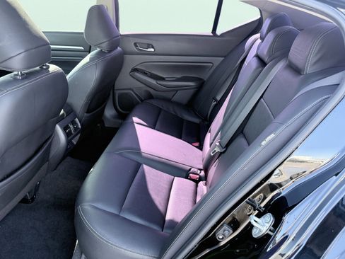 Used 2020 Nissan Altima 2.0 Platinum image 27