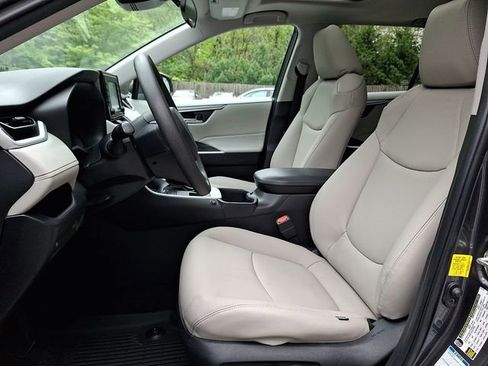 Used 2022 Toyota RAV4 XLE w/ Convenience Package AWD/4WD image 13
