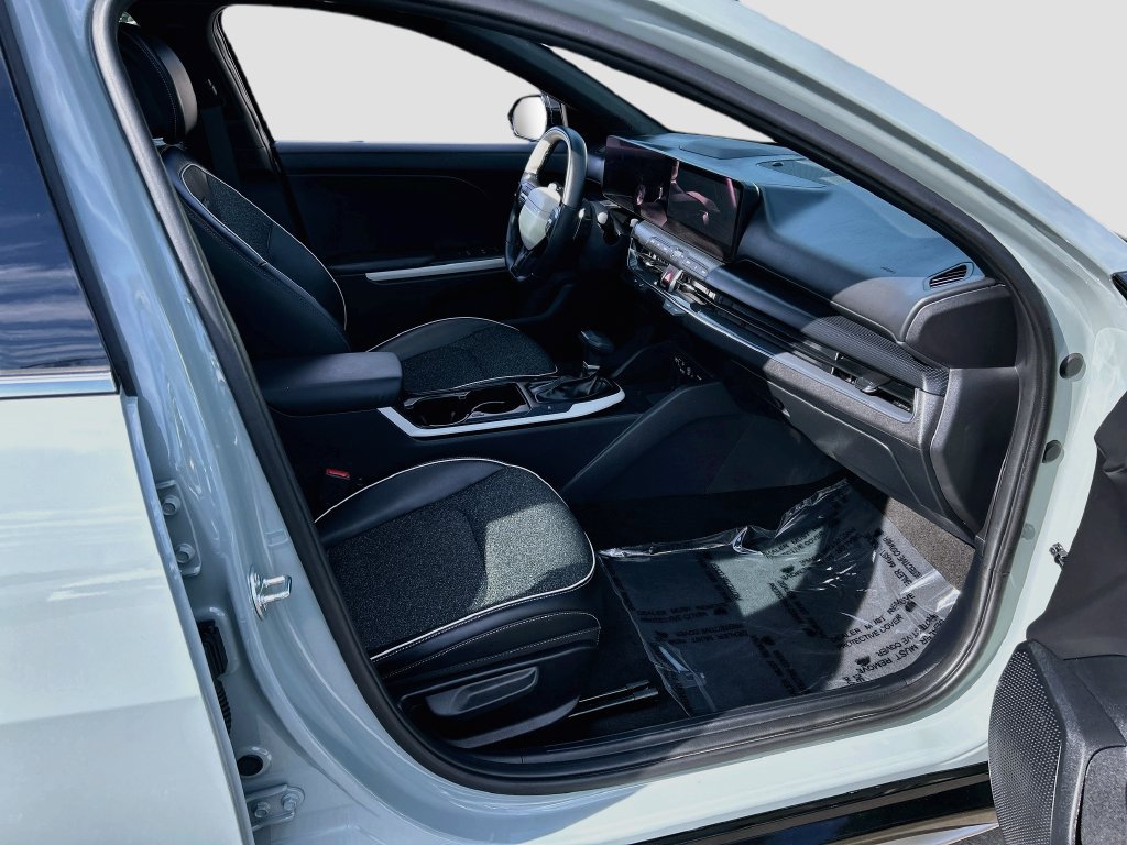 Used 2025 Kia K4 GT-Line w/ GT-Line Sunroof Package FWD image 27
