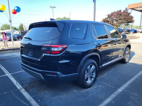 Used 2023 Honda Pilot EX-L image 4