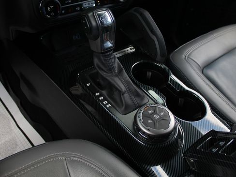 Used 2024 Ford Bronco Outer Banks image 19