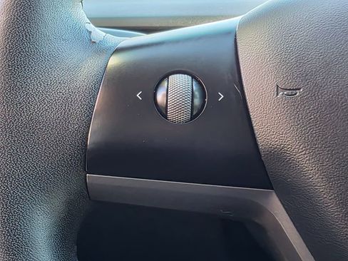 Used 2022 Tesla Model 3 image 30