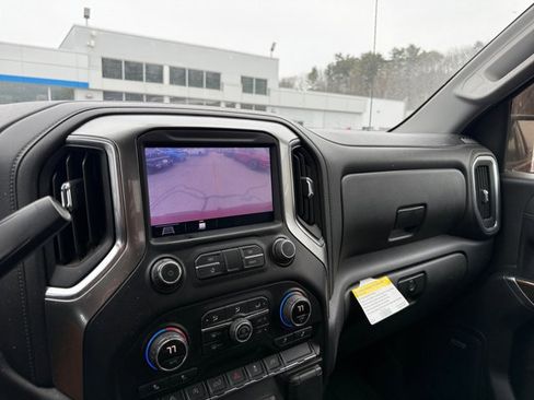 Used 2019 Chevrolet Silverado 1500 RST image 18