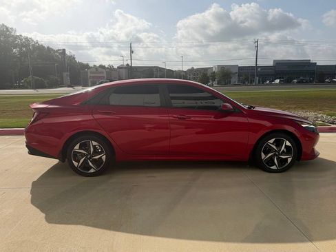 Used 2023 Hyundai Elantra SEL w/ Convenience Package FWD image 7