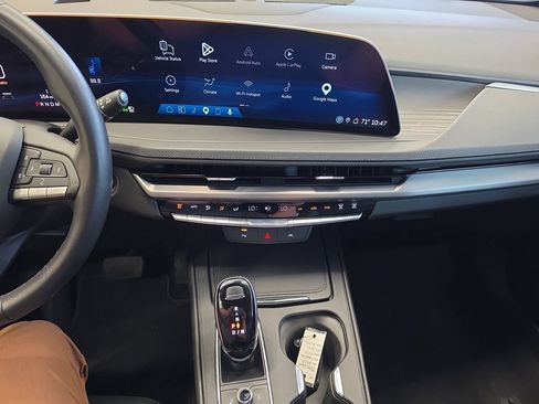 Used 2025 Cadillac XT4 Premium Luxury FWD image 24