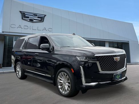 Used 2022 Cadillac Escalade ESV Premium Luxury AWD/4WD image 2