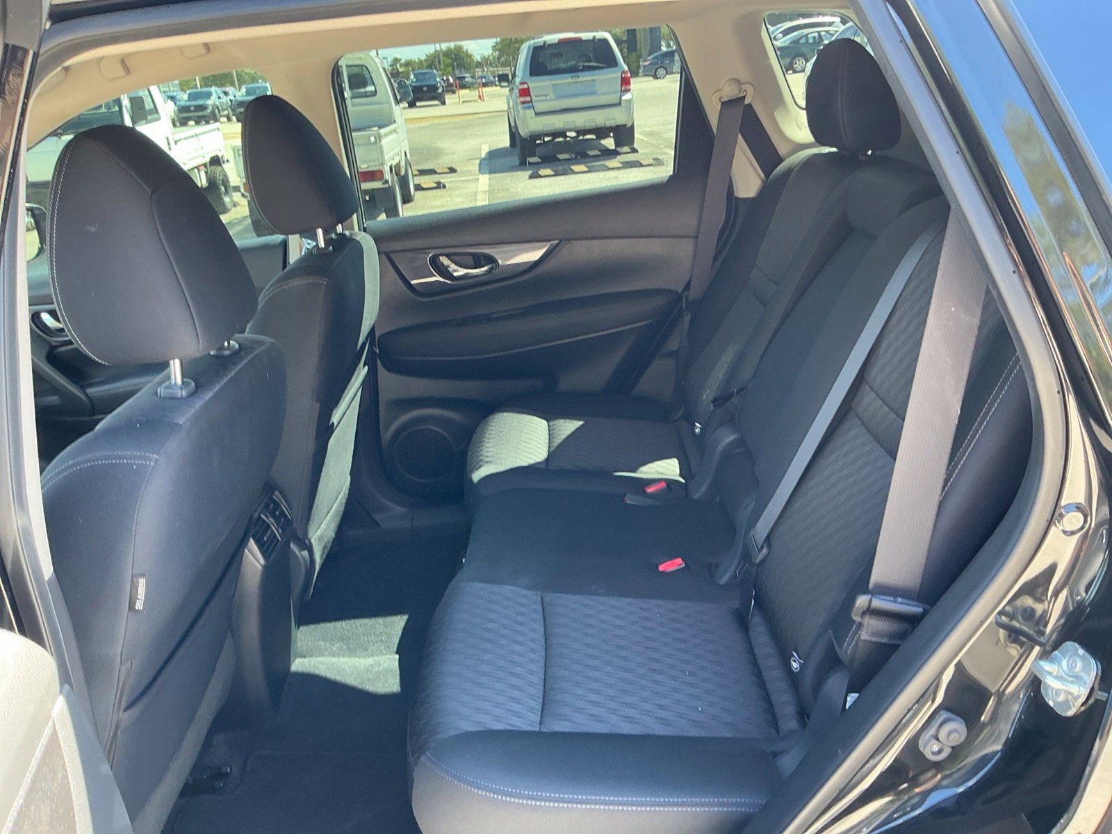 Used 2020 Nissan Rogue S w/ Special Edition Package FWD image 14