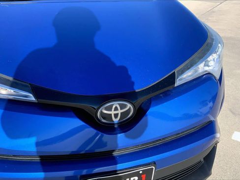 Used 2018 Toyota C-HR XLE image 28