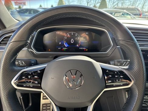 Certified 2024 Volkswagen Tiguan SE R-Line image 30