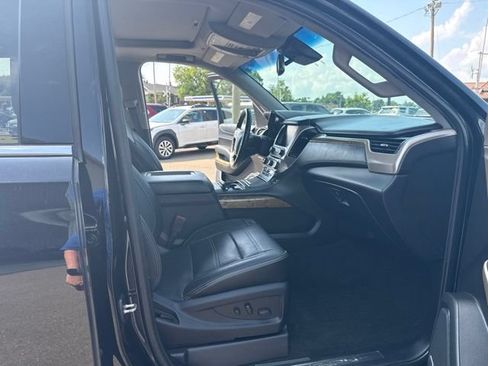 Used 2017 GMC Yukon Denali w/ Open Road Package AWD/4WD image 16
