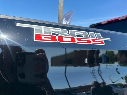 New 2026 Chevrolet Silverado 1500 Custom Trail Boss w/ LPO, Dark Essentials Package image 12