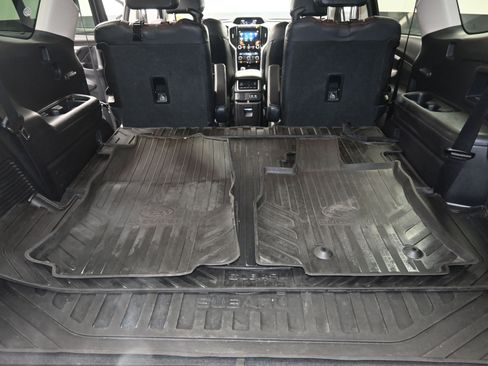 Used 2022 Subaru Ascent Limited image 27