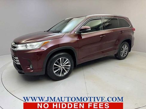 Used 2018 Toyota Highlander XLE AWD/4WD image 1