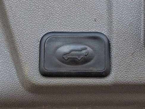 Used 2017 Chevrolet Traverse LT image 32