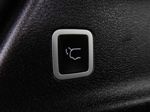 Used 2022 Chrysler Pacifica Touring-L w/ Uconnect Theater Family Group FWD image 44