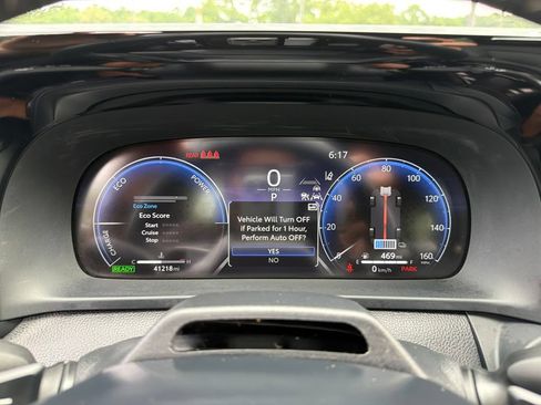 Used 2025 Toyota Crown Signia w/ Advanced Technology Package AWD/4WD image 9