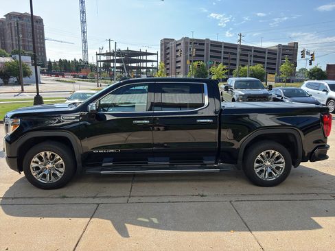 Used 2021 GMC Sierra 1500 Denali w/ Technology Package AWD/4WD image 5