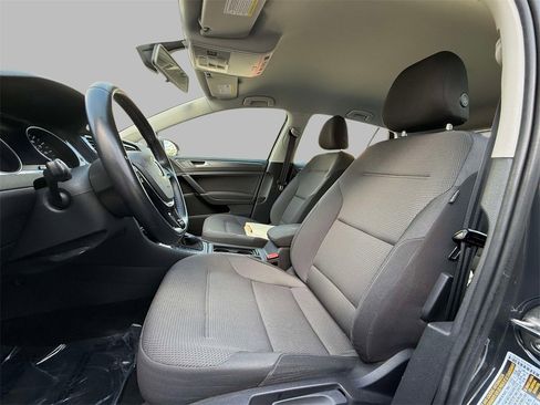 Used 2019 Volkswagen e-Golf SE w/ Driver Assistance Package image 2