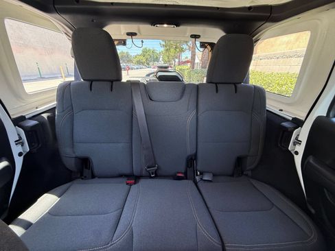 Used 2025 Jeep Wrangler Unlimited Sport AWD/4WD image 30