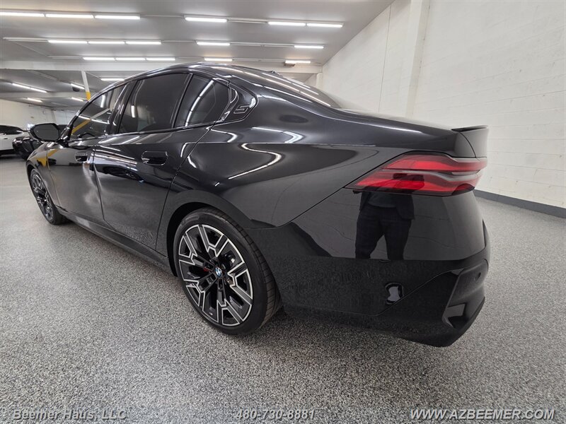 Used 2026 BMW i5 eDrive40 w/ M Sport Package RWD image 4