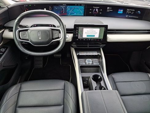 Certified 2025 Lincoln Nautilus Premier AWD/4WD image 11
