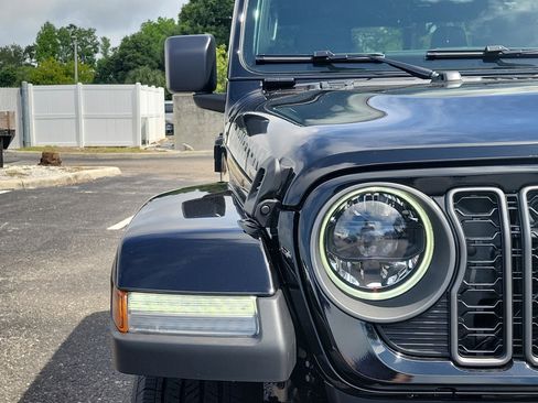 New 2026 Jeep Gladiator Sport AWD/4WD image 7