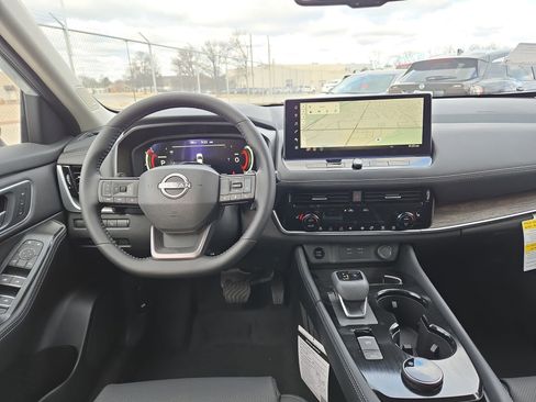 New 2026 Nissan Rogue Platinum w/ Tech Package AWD/4WD image 13