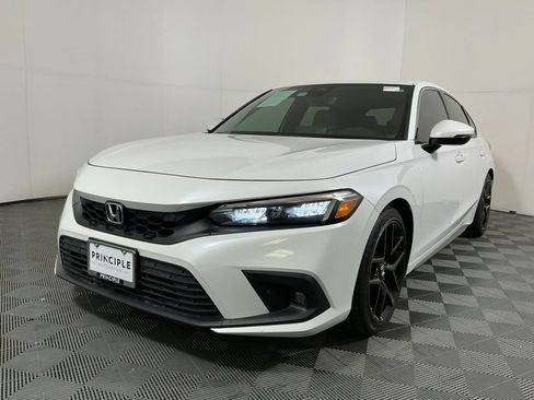 Used 2022 Honda Civic Sport Touring image 2