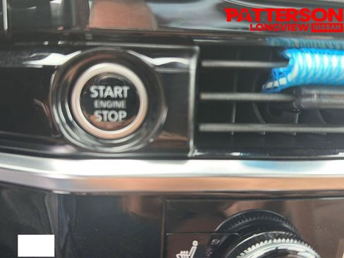 Used 2024 Nissan Pathfinder Platinum w/ Black Appearance Package FWD image 10