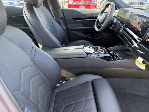 Certified 2026 BMW 530i RWD image 33