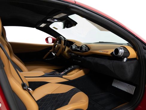 Used 2022 Ferrari 812 GTS RWD image 30