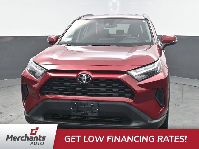 Used 2022 Toyota RAV4 XLE FWD image 2