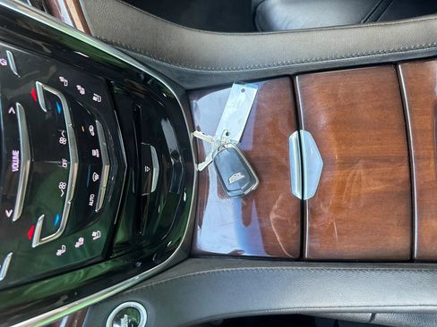 Used 2016 Cadillac Escalade Premium RWD image 44