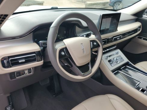 Certified 2023 Lincoln Aviator AWD w/ Premium Package image 13