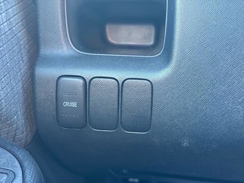 Used 2004 Honda CR-V LX image 11