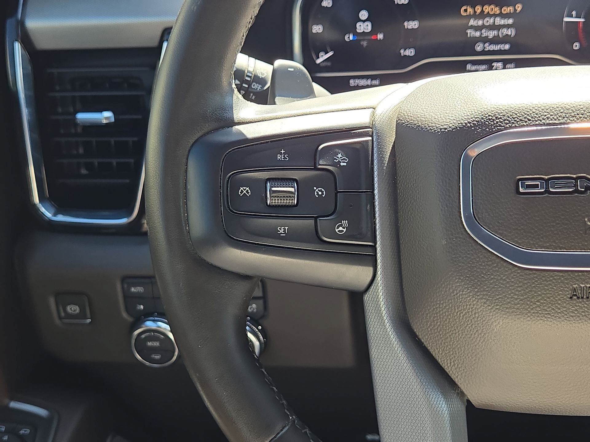 Used 2024 GMC Sierra 1500 Denali w/ Technology Package AWD/4WD image 21