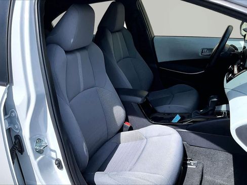 Used 2025 Toyota Corolla SE FWD image 9