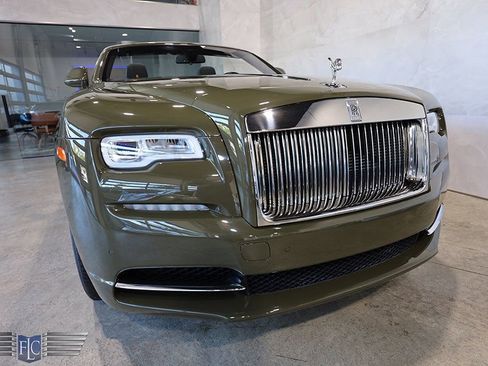 Used 2021 Rolls-Royce Dawn RWD image 9