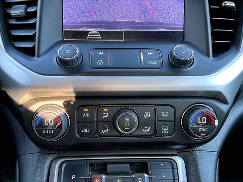 Used 2023 GMC Acadia SLE w/ Driver Convenience Package AWD/4WD image 17