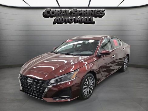 Certified 2023 Nissan Altima 2.5 SV image 3