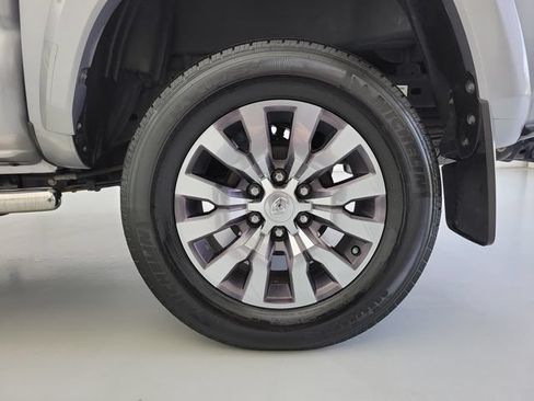 Used 2021 Toyota Tacoma Limited RWD image 11