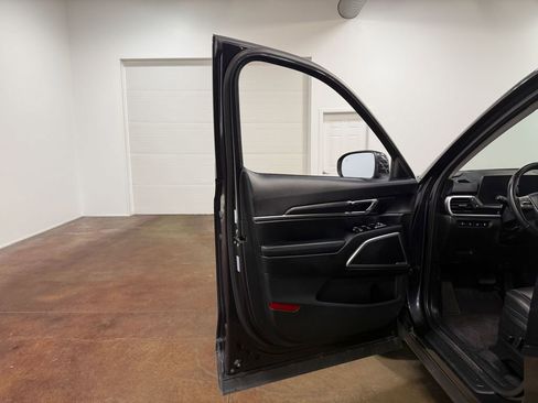 Used 2025 Kia Telluride S AWD/4WD image 55