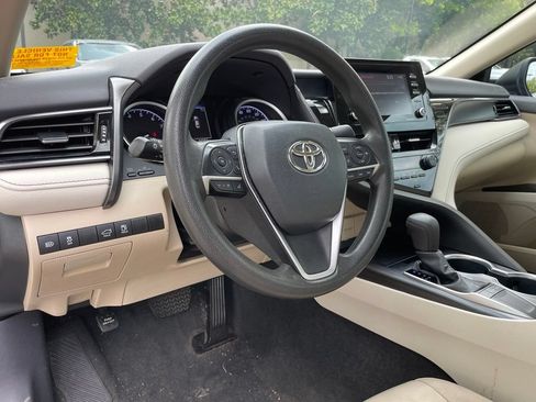 Used 2022 Toyota Camry LE FWD image 9
