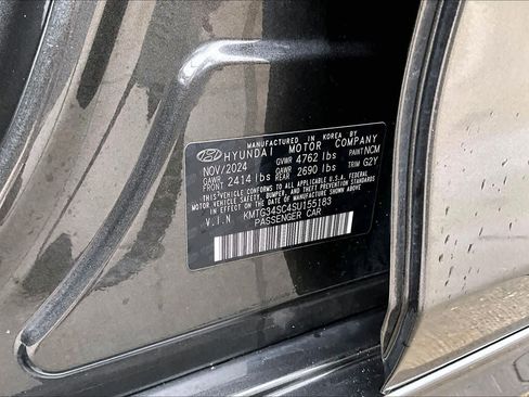 Used 2025 Genesis G70 2.5T RWD image 33