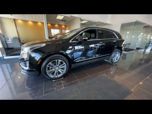 Certified 2025 Cadillac XT5 Premium Luxury image 4